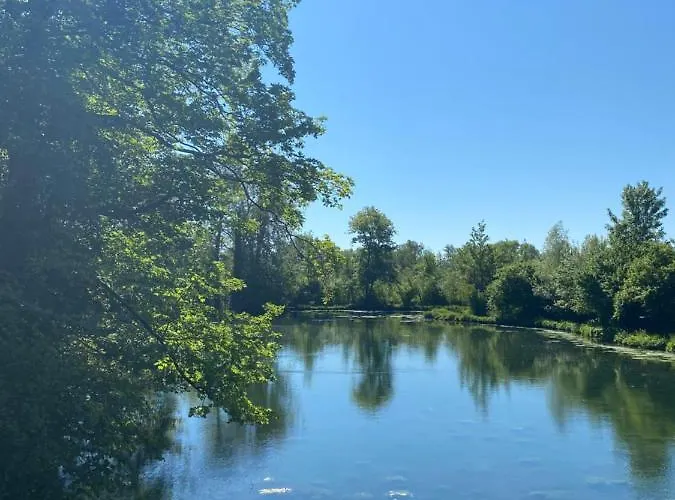 Holiday home Domaine De Vadancourt Maissemy